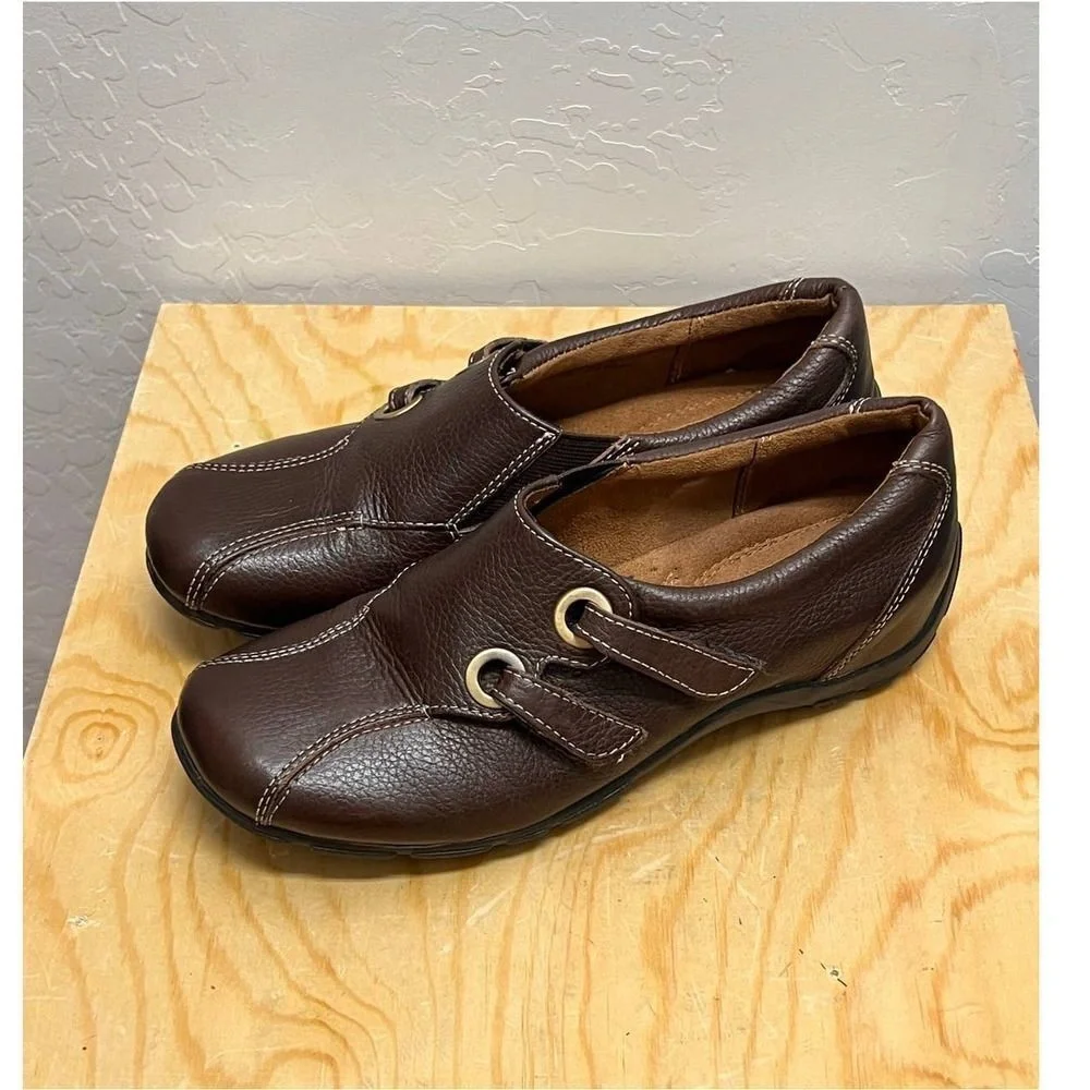 Naturalizer Vigoro Leather Hook and Loop Flat Size 7M‎ Brown